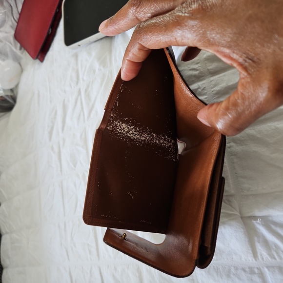 LV Portefeuille Elise Monogram Tri-Fold Wallet - Picture 5 of 13